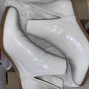 *SOLD*Cut out white croc print ankle booties